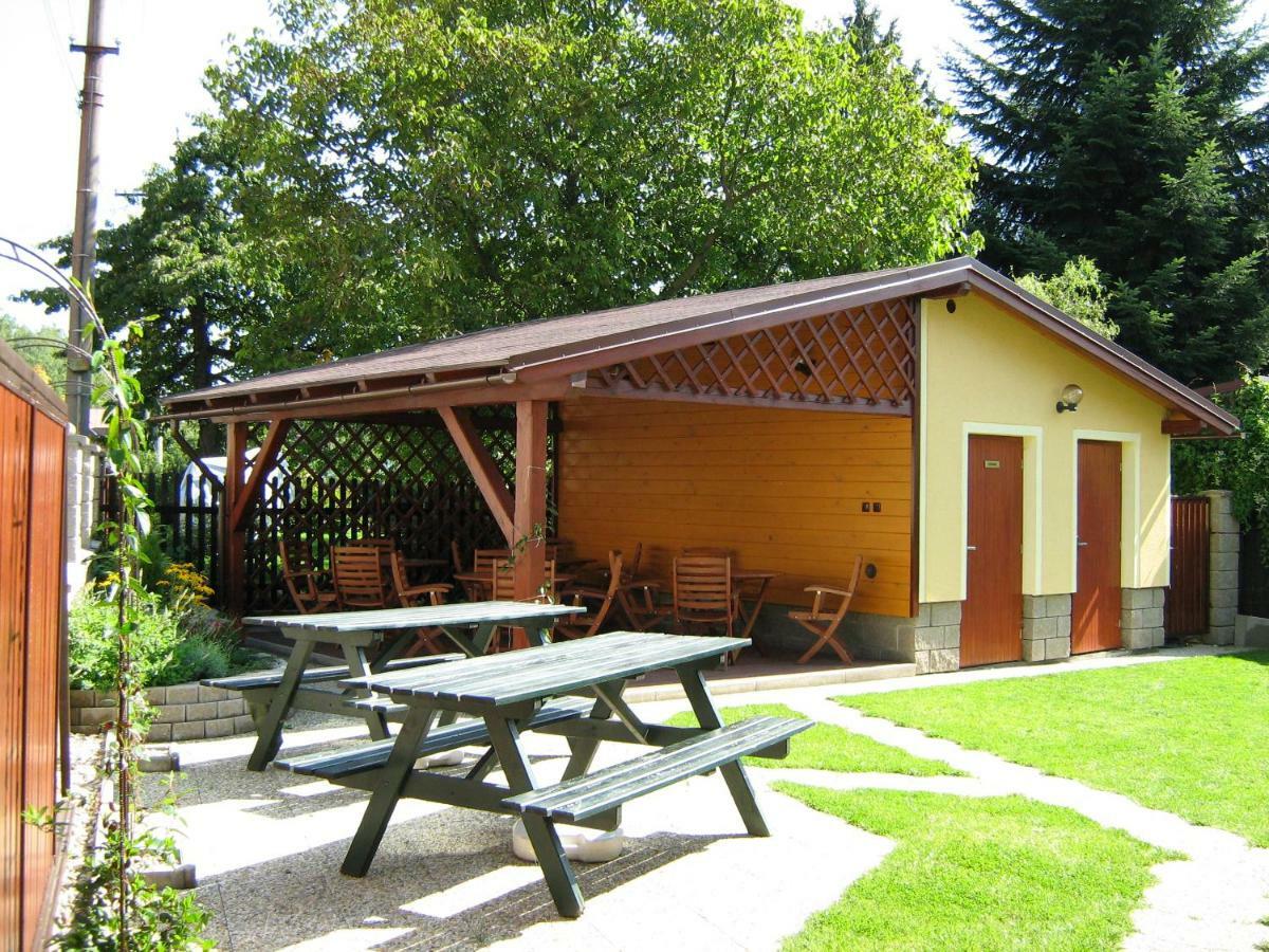 Penzion Albina - Restaurace Vysoke nad Jizerou Luaran gambar
